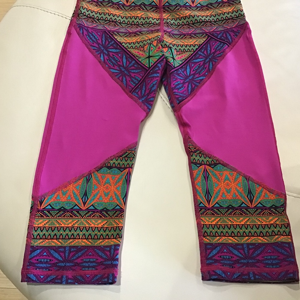 Gianni Bini workout Capri leggings
